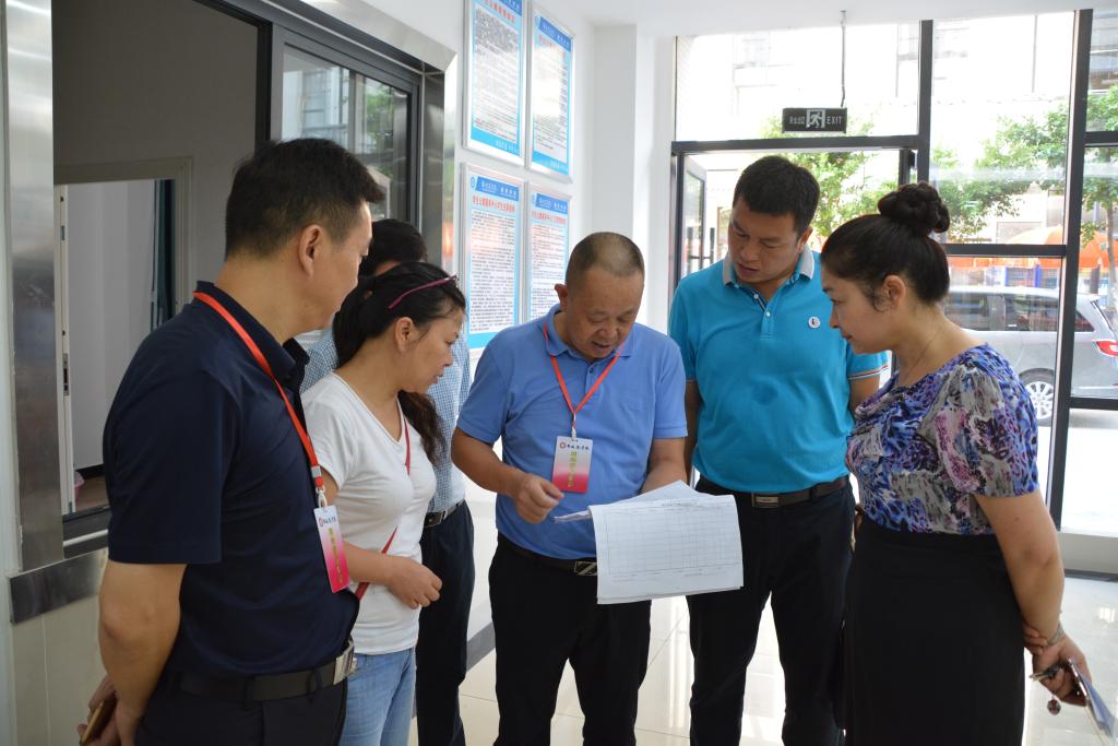 党委书记肖立军、党委副书记胥刚带队检查我校东苑校区教学情况